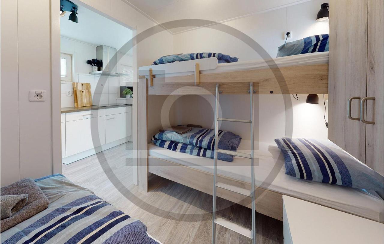 Stunning Ship In Aalsmeer With Kitchen Екстер'єр фото
